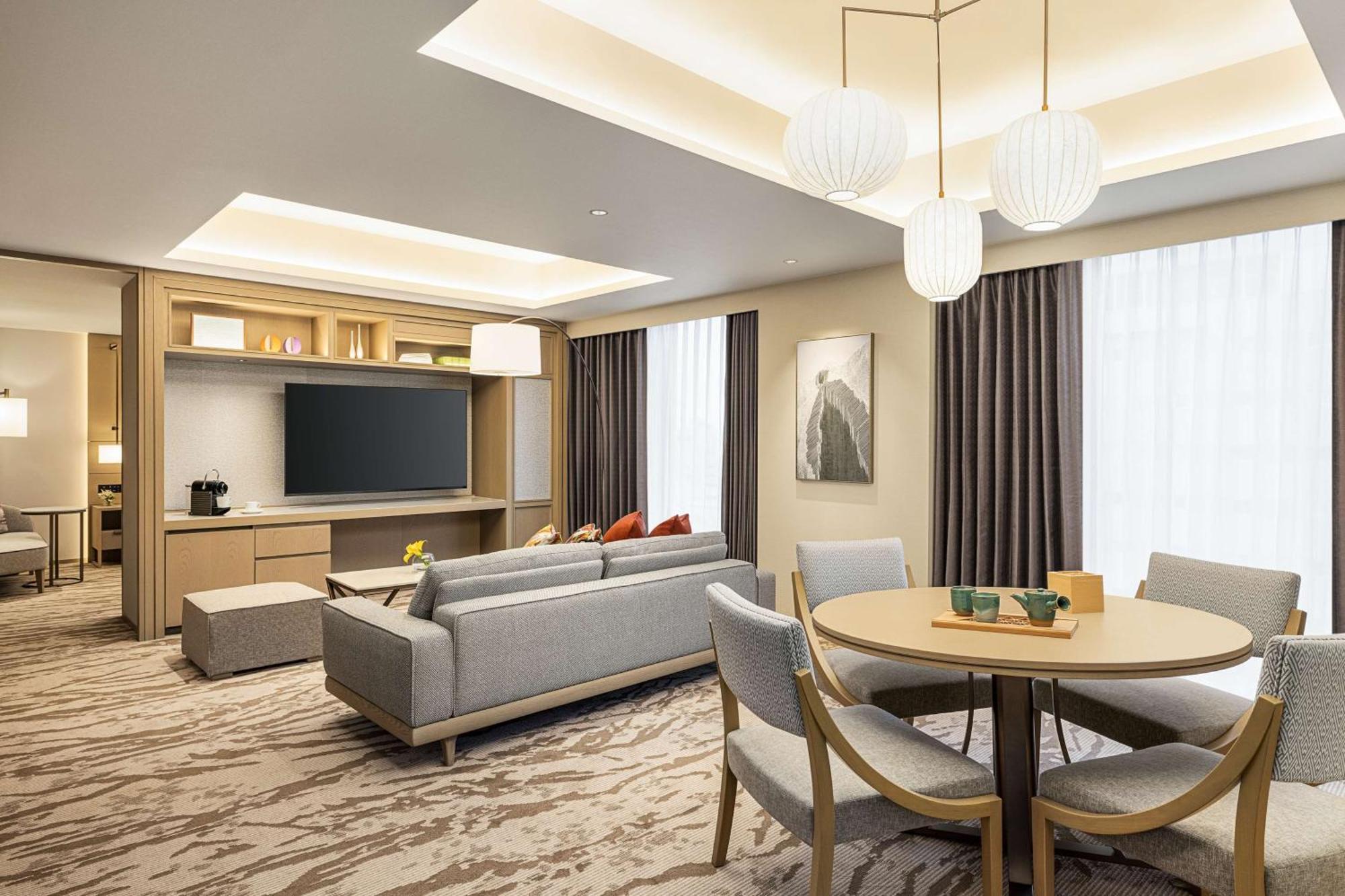 Hotel Doubletree By Hilton Toyama Extérieur photo